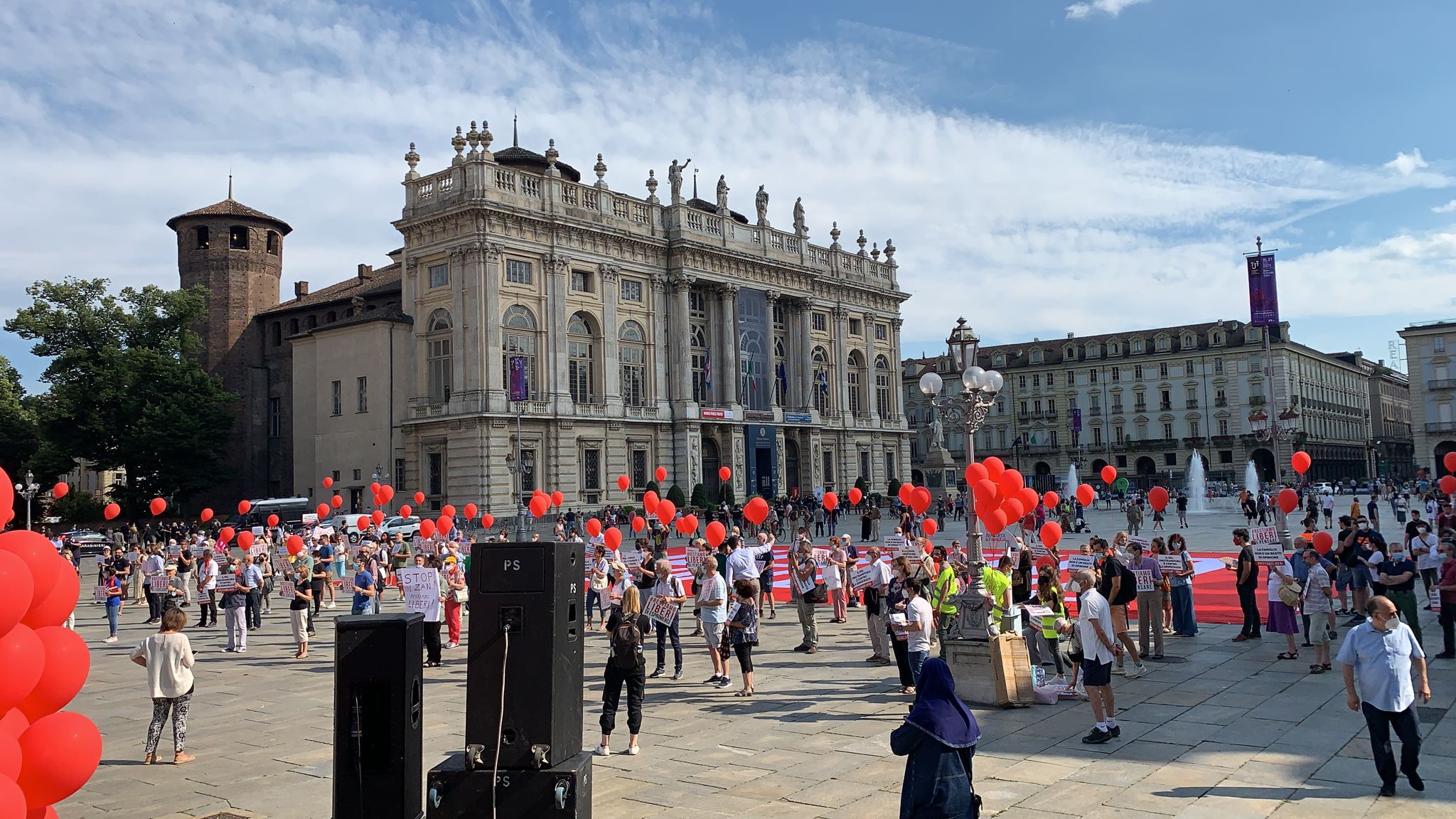 #RestiamoLiberi - NO Ddl Zan in piazza a Torino - Rivedi qui lo streaming 1